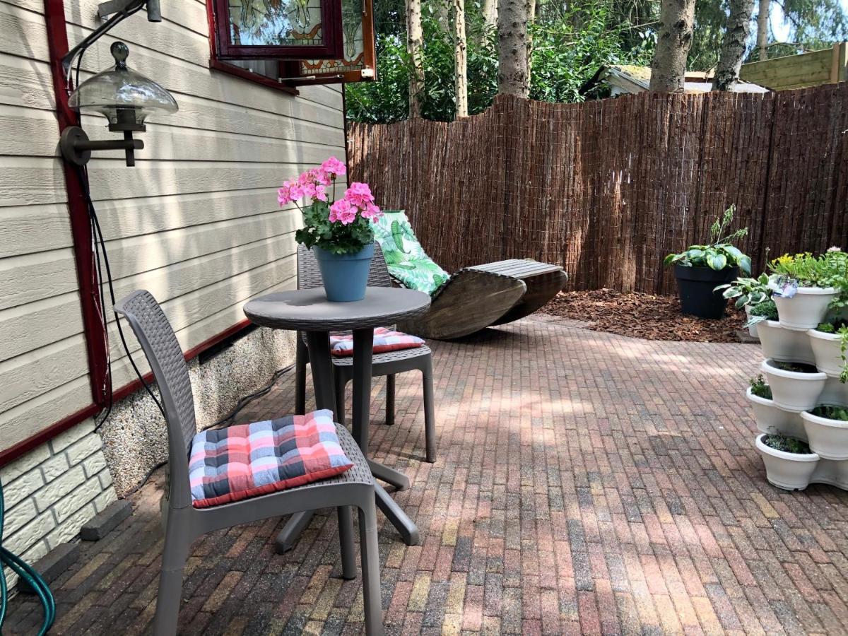 Retro Relax Resort Midden In Het Bos Op De Veluwe In Путен Екстериор снимка